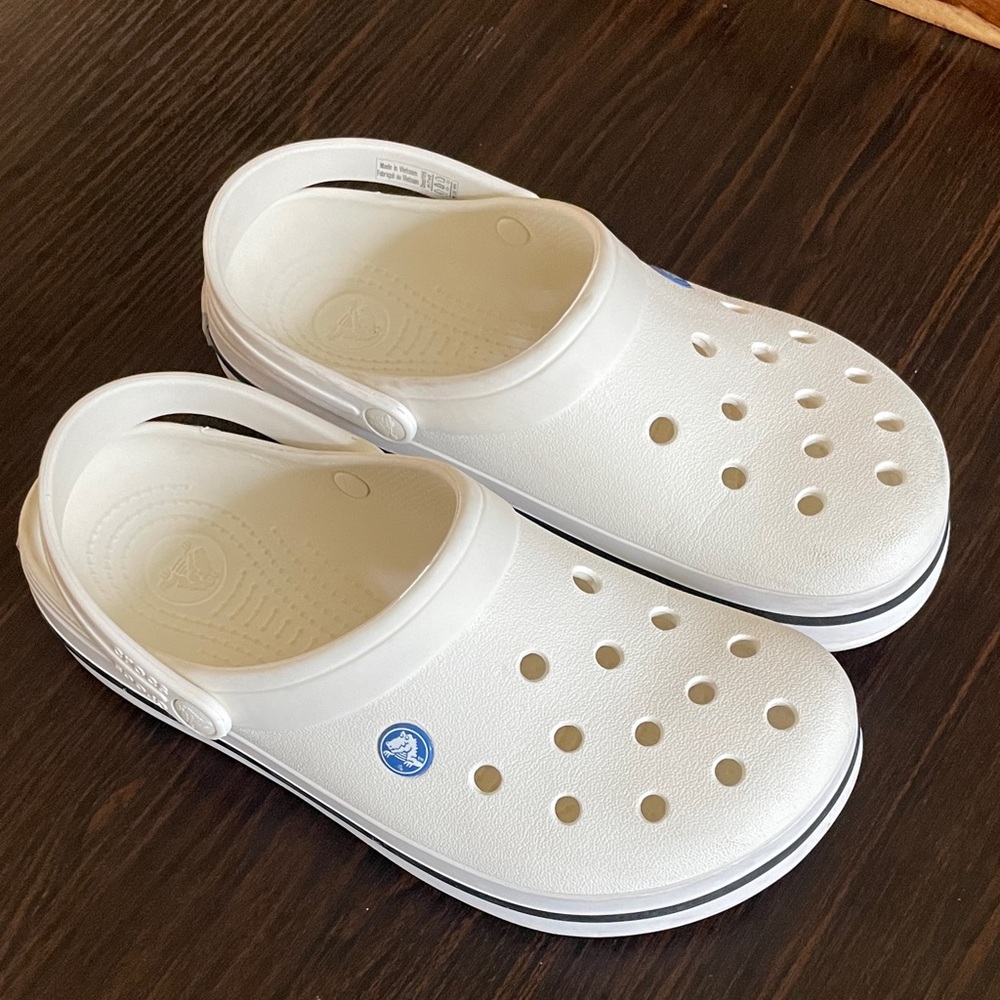 CROCS Classic White Clogs